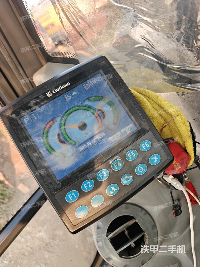 駕駛室整體（整機外觀）