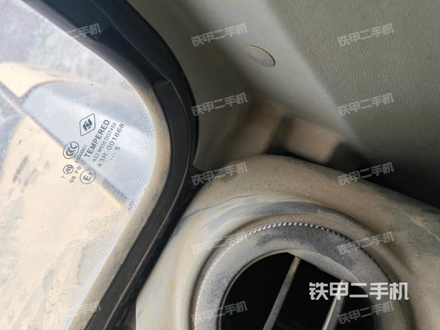 后窗玻璃角標（駕駛室部分）