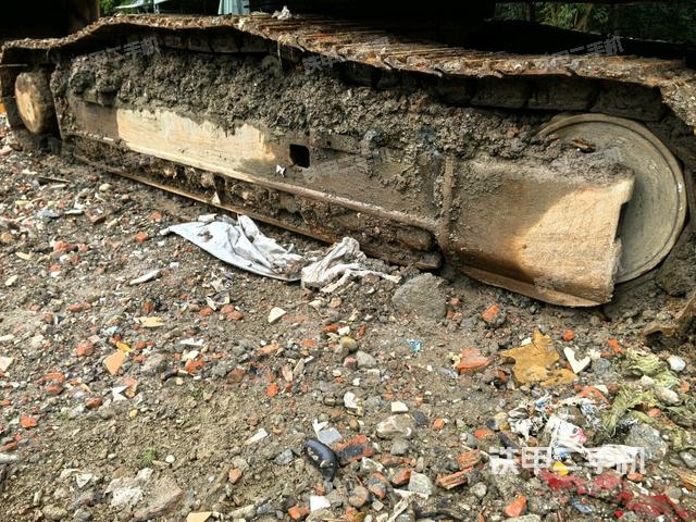 左側(cè)履帶整體?（行走機(jī)構(gòu)）