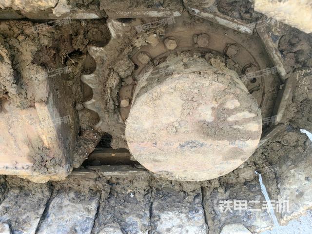 右驅(qū)動(dòng)輪（行走機(jī)構(gòu)）