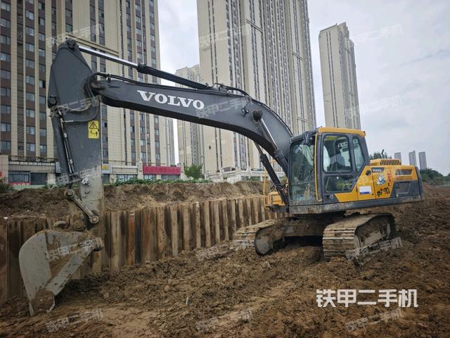 沃爾沃EC220D挖掘機
