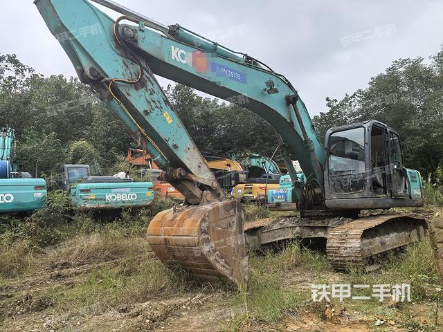 神鋼SK260LC-8挖掘機(jī)