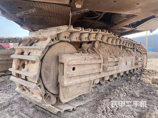 單側(cè)履帶整體（整機(jī)外觀）