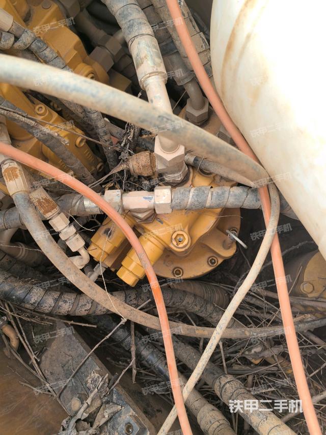 回轉(zhuǎn)馬達(dá)（上車部件）