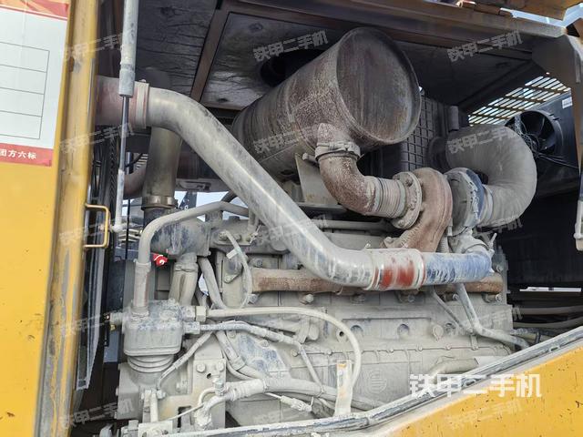 发动机右侧（整机外观及大件）