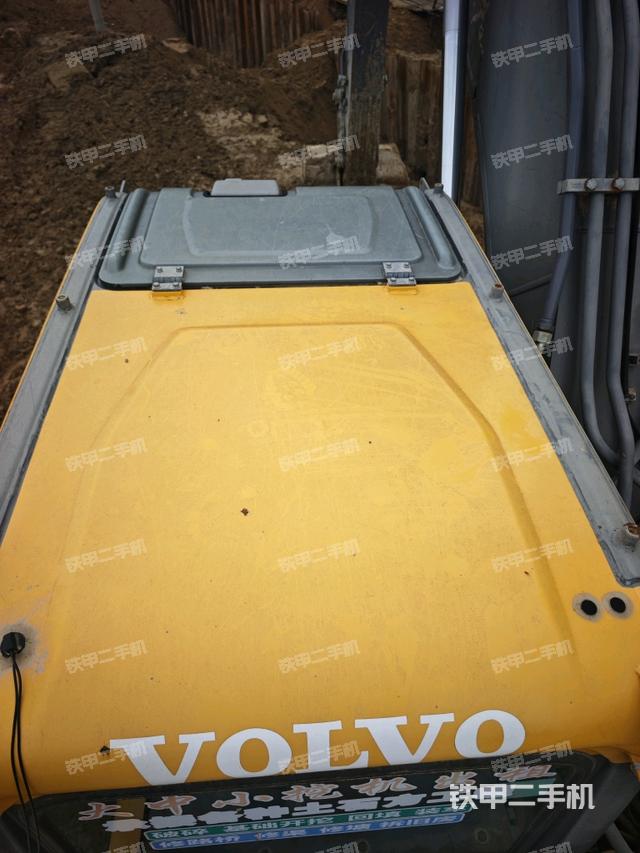 駕駛室頂部（整機外觀）