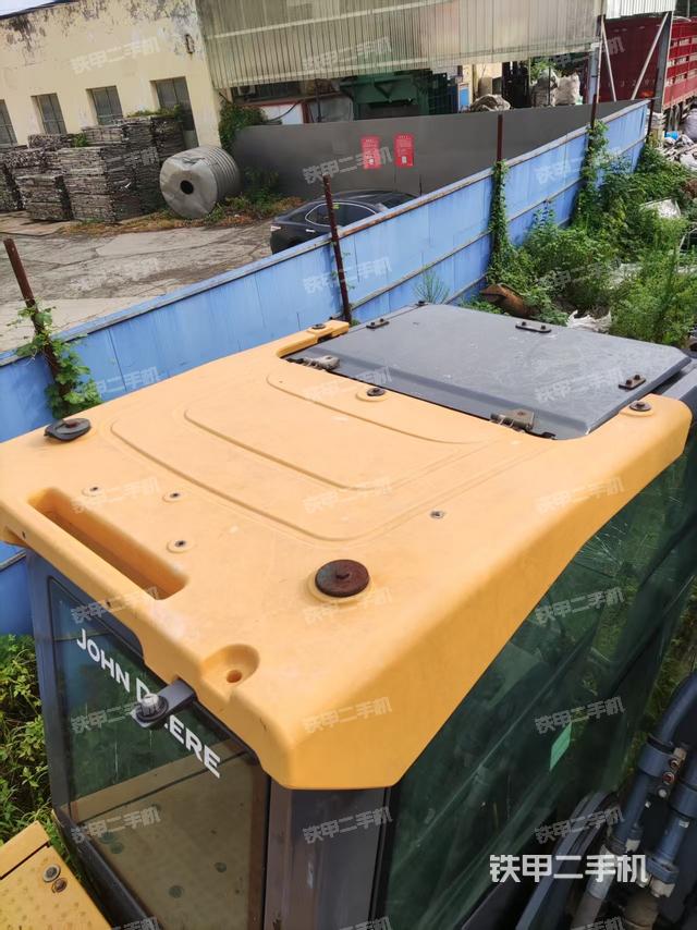 驾驶室顶部（整机外观）