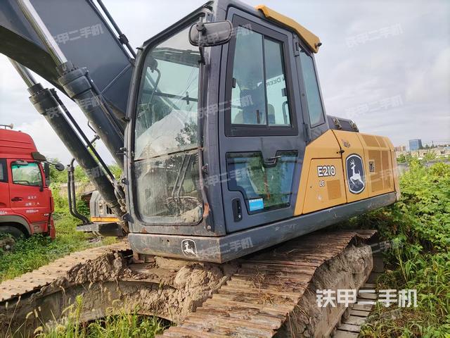 约翰迪尔E210LC挖掘机