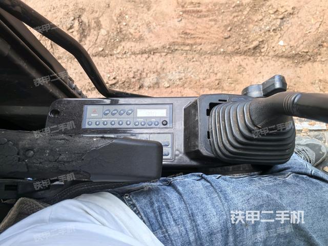 座椅左側(cè)控制臺/音響/含左手柄（駕駛室部分）