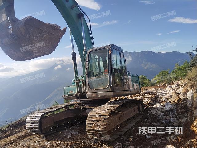 神鋼SK210LC-8挖掘機