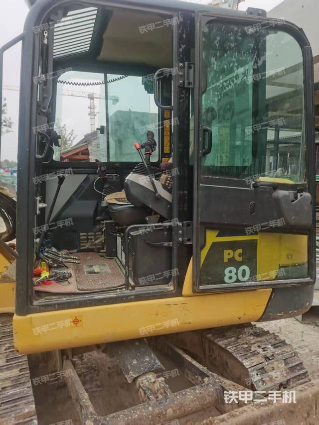 驾驶室整体（整机外观）