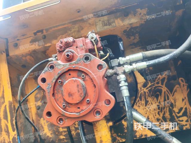 液壓泵斜45?左（大件艙室）