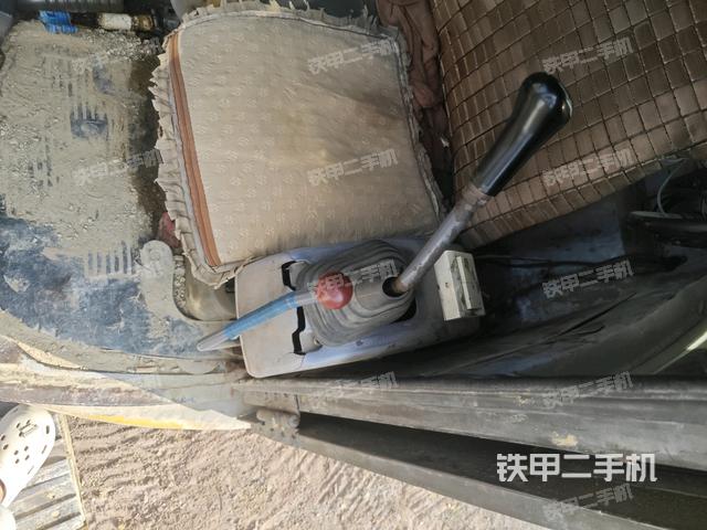 座椅左側(cè)控制臺(tái)/音響/含左手柄（駕駛室部分）