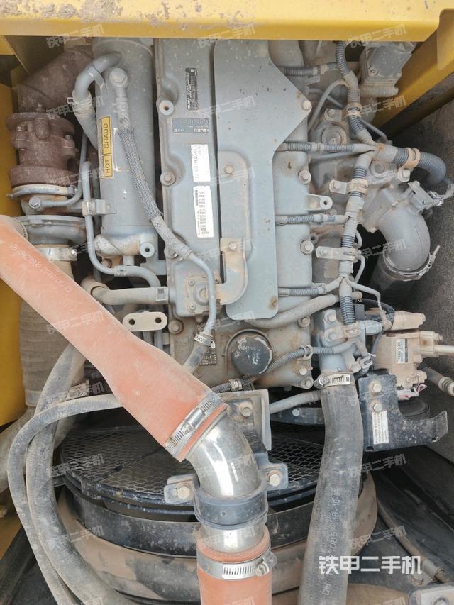 發(fā)動(dòng)機(jī)室（上車(chē)部件）