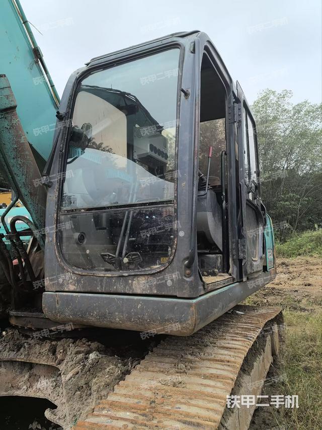 駕駛室整體（整機(jī)外觀）