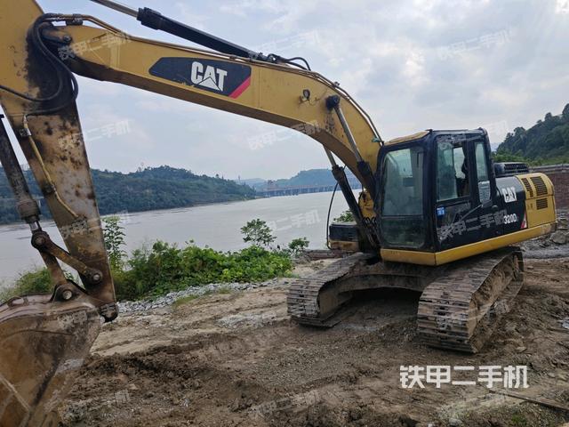 卡特彼勒320D2GC挖掘機