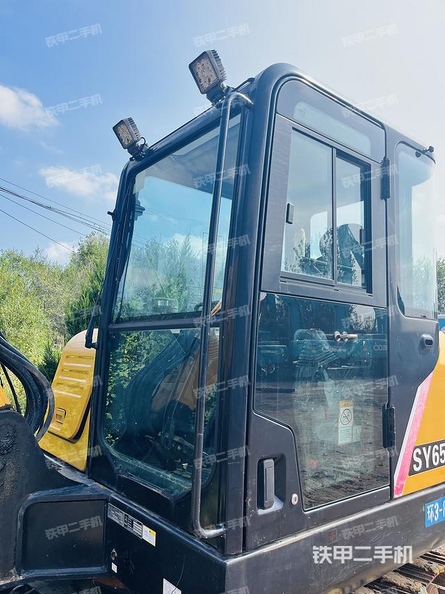 驾驶室整体（整机外观）