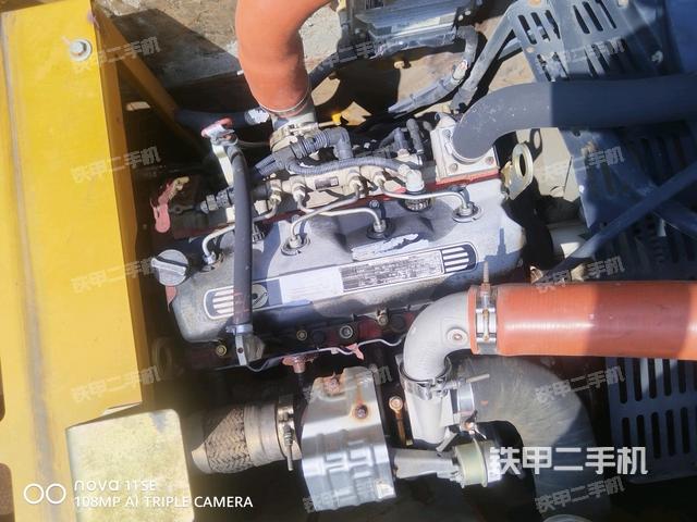 中央回轉接頭特寫（上車部件）