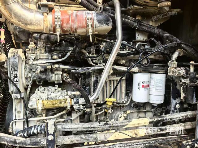 發(fā)動機(jī)左側(cè)（整機(jī)外觀及大件）