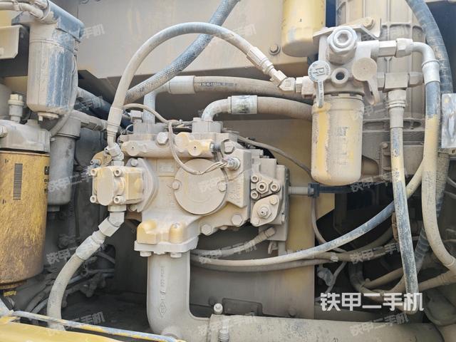 液壓泵斜45?左（大件艙室）