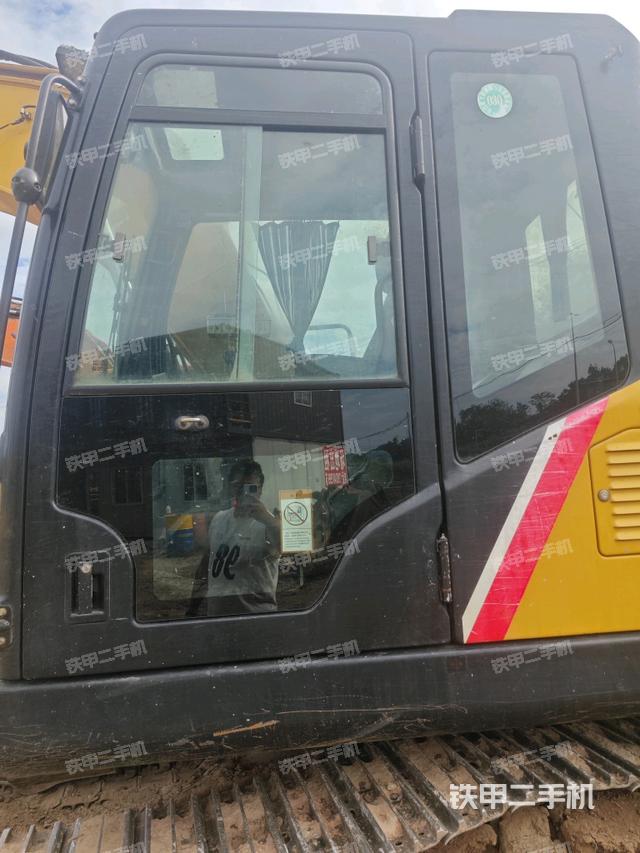 駕駛室左前45度（駕駛室部分）