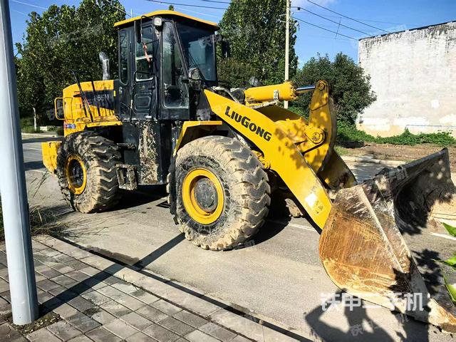 駕駛室操作臺（整機(jī)外觀及大件）