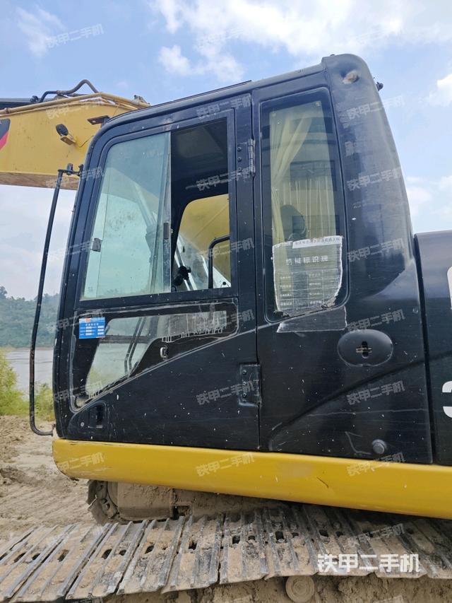 駕駛室左前45度（駕駛室部分）