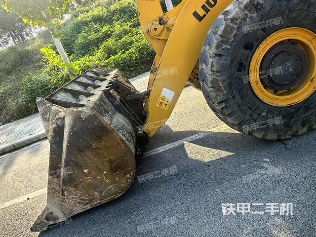 工作裝置整體（整機(jī)外觀及大件）