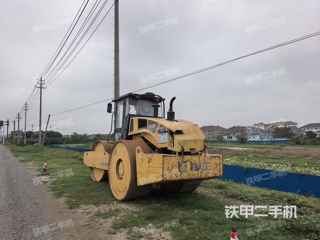 整机左侧（设备外观及核心部件）