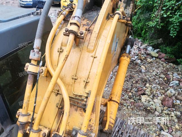 大臂背部俯視（工作和回轉(zhuǎn)裝置）