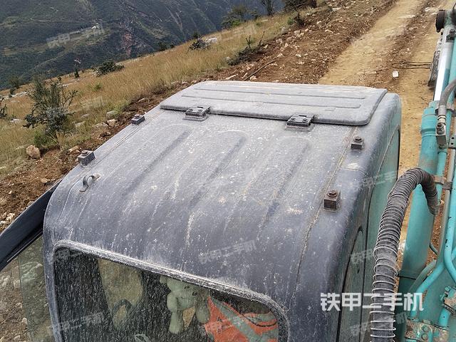 驾驶室顶部（整机外观）