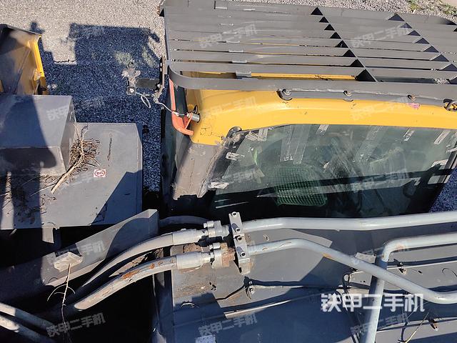 驾驶室顶部（整机外观）