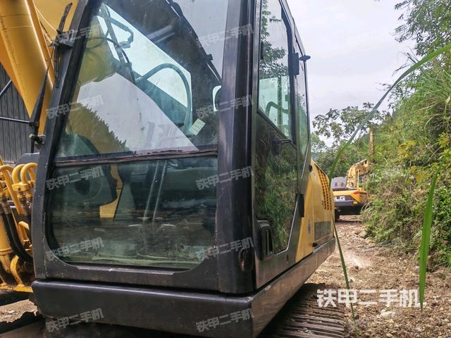 住友SH240-5挖掘機(jī)