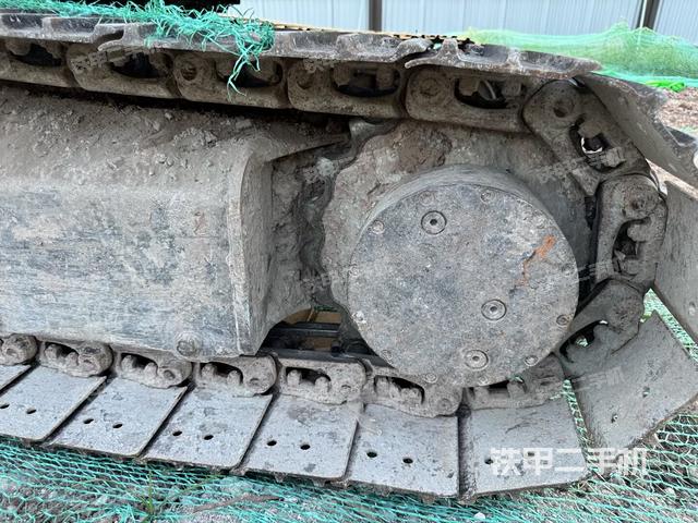 右驅(qū)動輪（行走機(jī)構(gòu)）