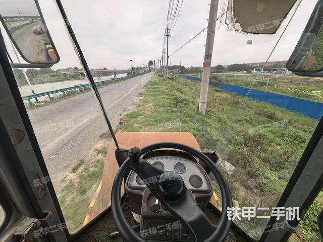 驾驶室操作台（设备外观及核心部件）