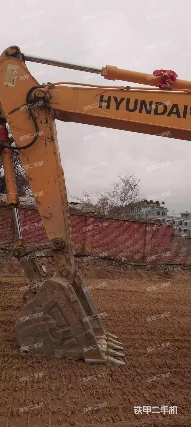 駕駛室整體（整機外觀）