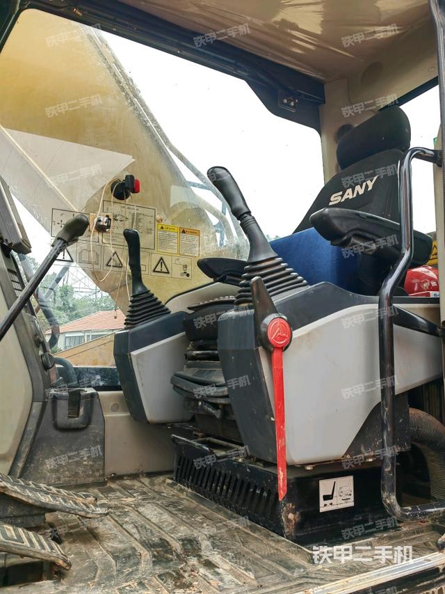 驾驶室整体（整机外观）