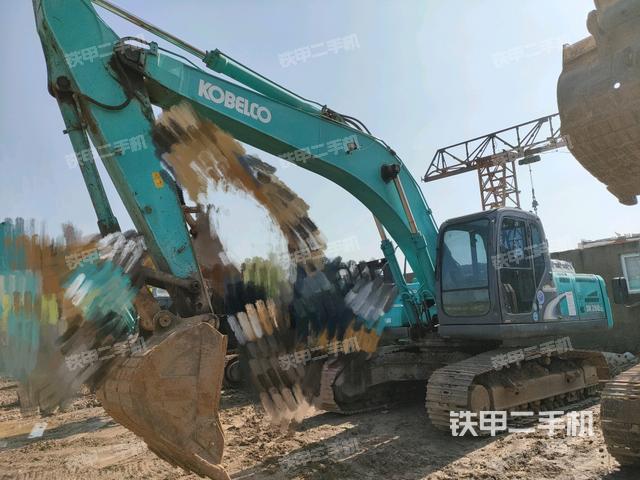 神鋼SK250LC-8挖掘機(jī)