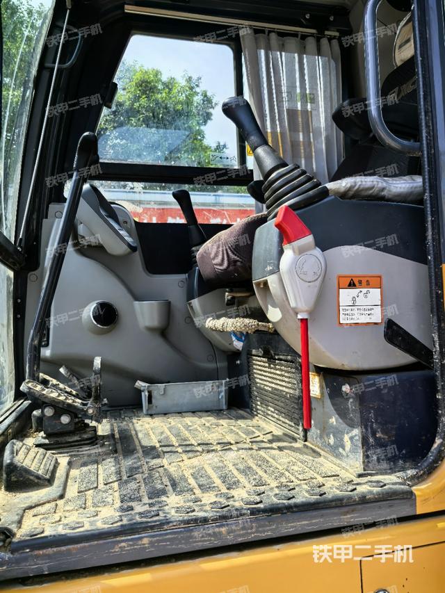 駕駛室整體（整機(jī)外觀）