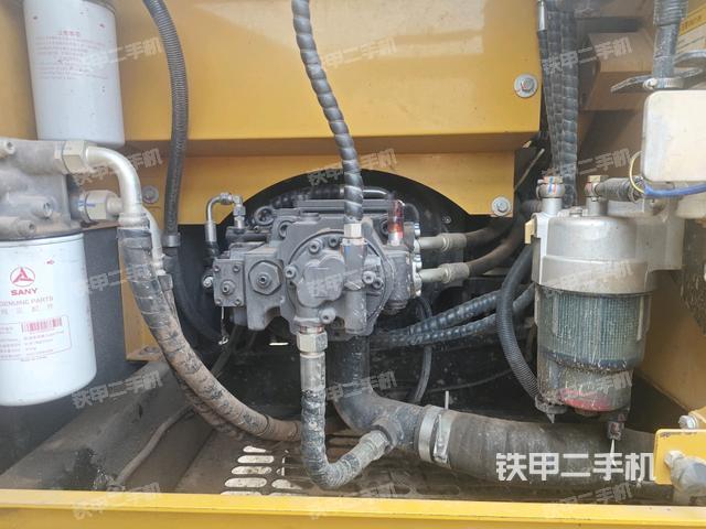 液壓泵斜45?右（大件艙室）