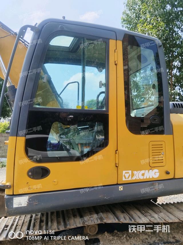 駕駛室左前45度（駕駛室部分）