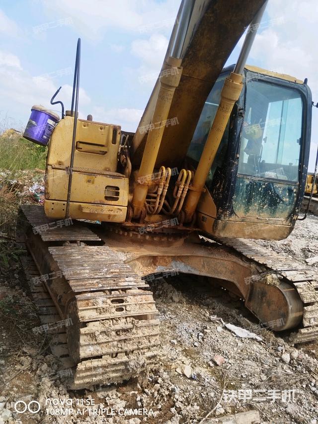 鏟斗右后整體（工作和回轉(zhuǎn)裝置）