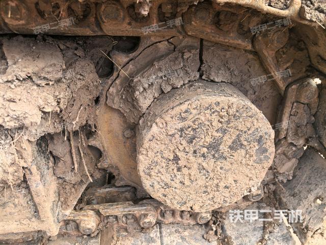 左驅(qū)動輪（行走機(jī)構(gòu)）