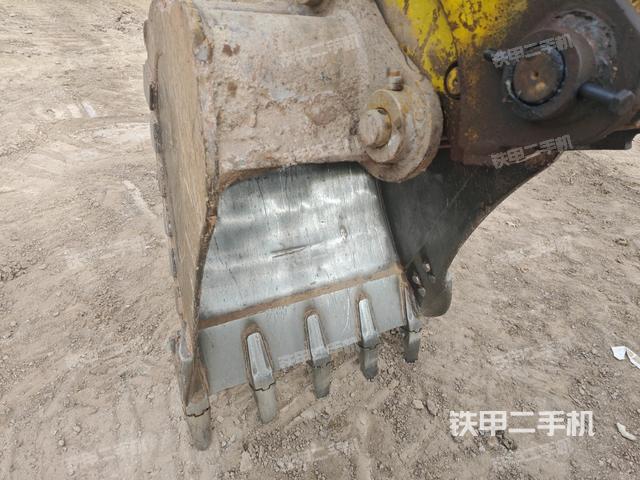 鏟斗右后整體（工作和回轉(zhuǎn)裝置）