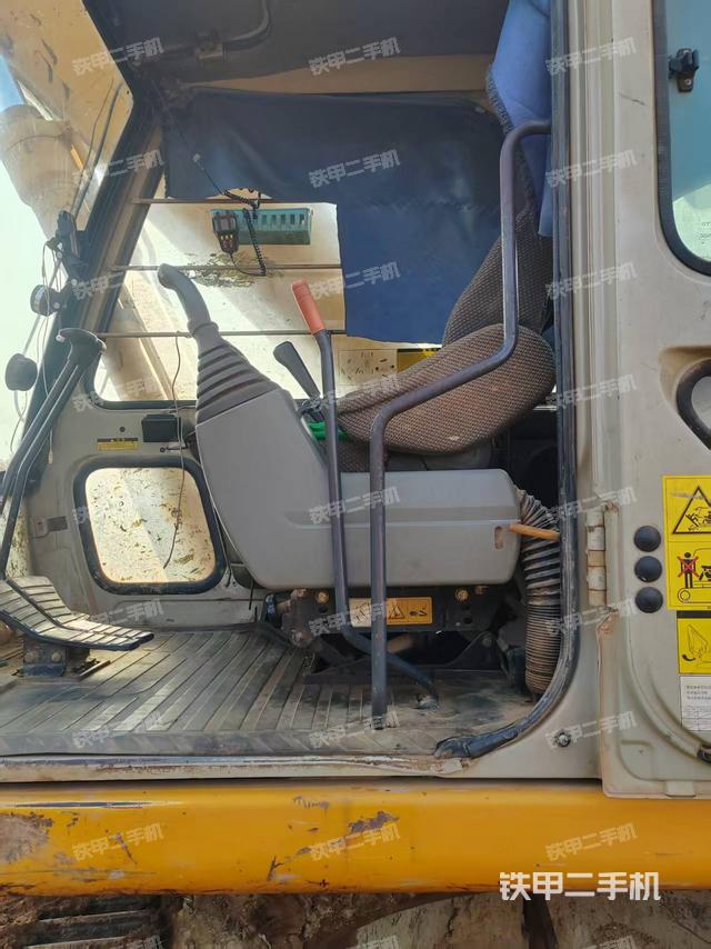 駕駛室整體（整機外觀）