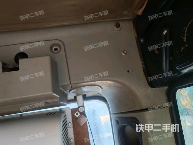 駕駛室左前45度（駕駛室部分）