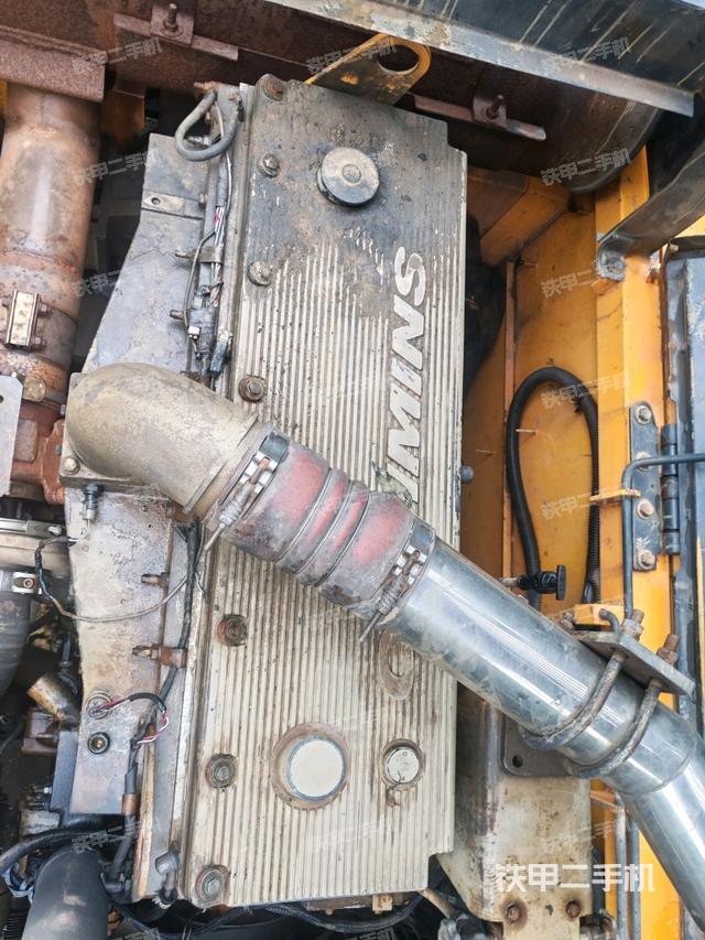 發(fā)動(dòng)機(jī)室（上車(chē)部件）