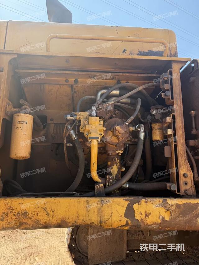 液壓泵艙室正面整體（整機(jī)外觀）