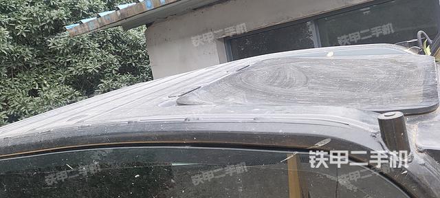 驾驶室顶部（整机外观）