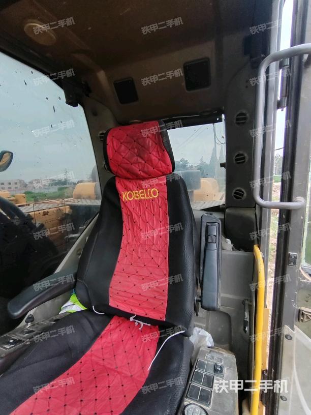 座椅后部（駕駛室部分）